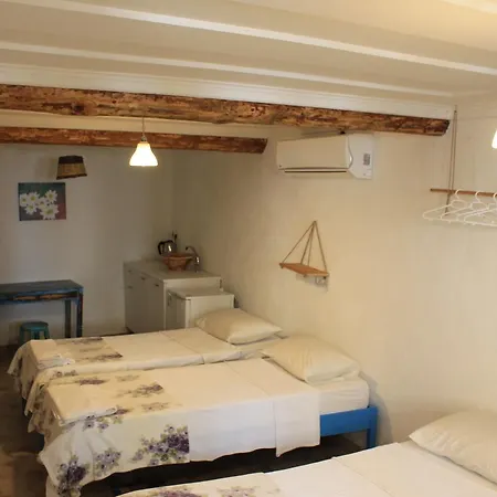 Agapi Konukevi Couette-café Ayvalı