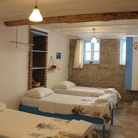Bed & Breakfast Agapi Konukevi